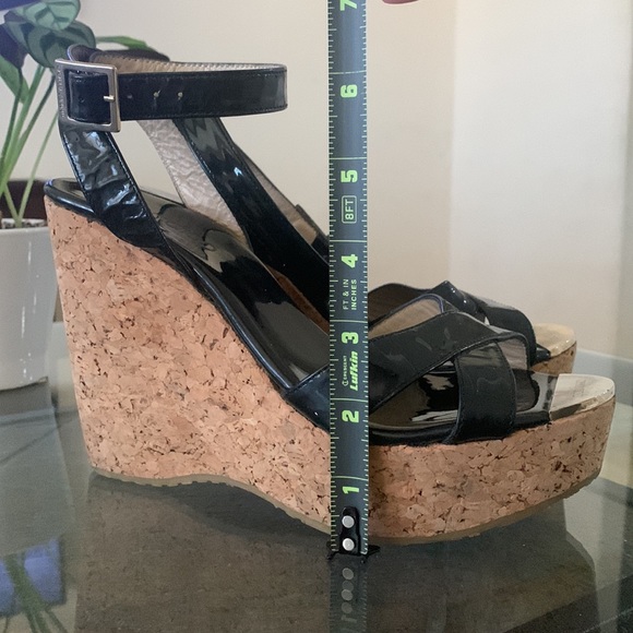 ✨JIMMY CHOO PAPYRUS BLACK PATENT LEATHER CORK WEDGE PLATFORM SANDALS - Picture 10 of 15